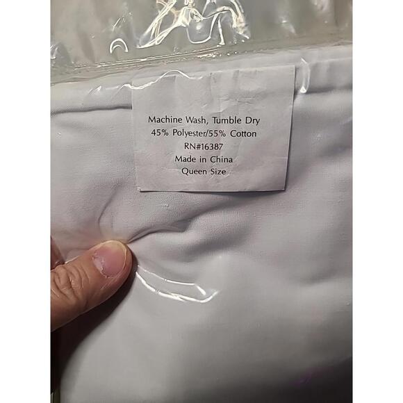 1 Regency By Globe Zippered Pillow Cover Queen New In Package Hidden Zipper - Picture 3 of 5